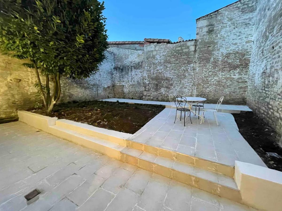 Le Jardin Niortais - Hyper Centre- Proche Gare - Paisible - Grand Jardin Prive, Wifi Hd -Netflix Apartment Ngoại thất bức ảnh